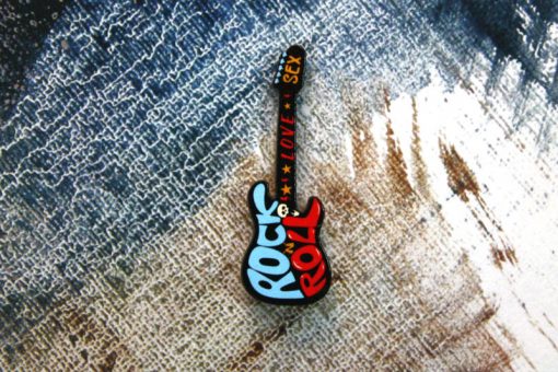 Деревянный значок Гитара Sex, Love, Rock'n'Roll