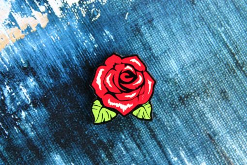 Деревянный значок Красная роза