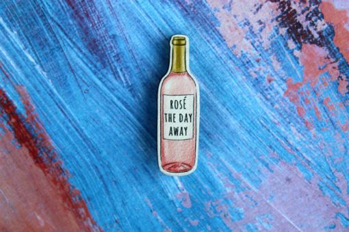 Деревянный значок Бутылка розового вина